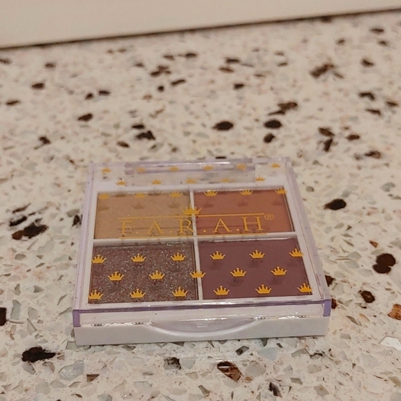$10 or 5/$25 FARAH Cosmetics, Quad Eyeshadow Palette in Sugar Plum - Picture 3 of 4